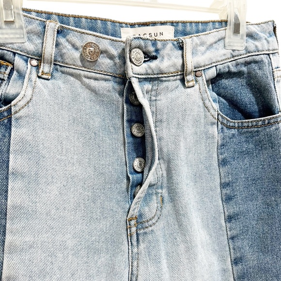 Pacsun Straight Two Tone Button Fly Raw Hem Mom Jeans - Picture 4 of 8